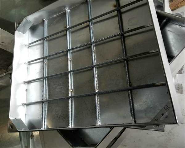 井盖冒水找哪个部门 井盖有水渗出来