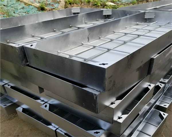 宽边井盖安装 井盖安装方向