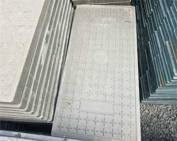 圆形铸铁井盖尺寸图 铸铁圆井盖600＊700**什么