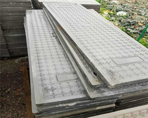 万州球墨铸铁方形井盖过小车 轻型球墨铸铁井盖自身重多少斤？