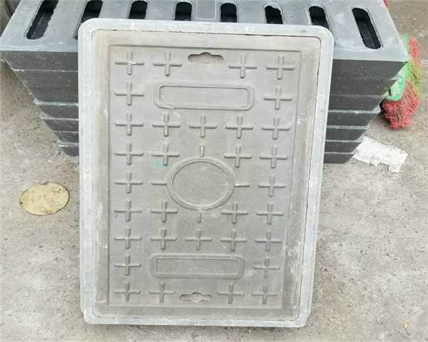 800铸铁方形井盖价格 方形铸铁井盖400＊600