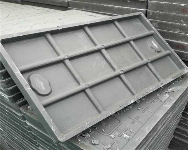 球墨铸铁井盖带锁头井盖 球墨铸铁井盖安装视频