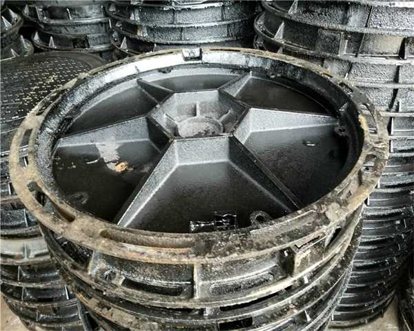 铸铁井盖规格及荷载要求表 铸铁井盖承载力** 铸铁井盖规格及荷载要求表 铸铁井盖承载力**