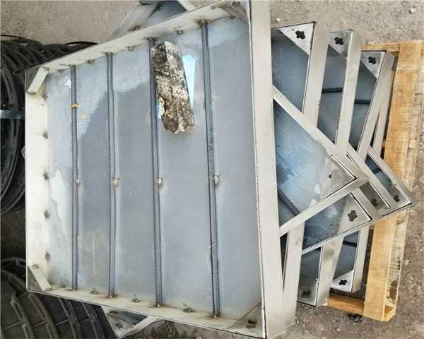 井盖上的孔是干嘛用的 井盖上面