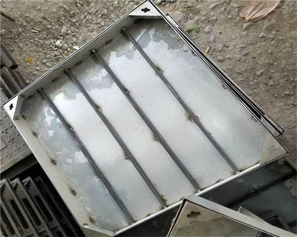 雨水井盖700＊800 球墨铸铁井盖700x800价格